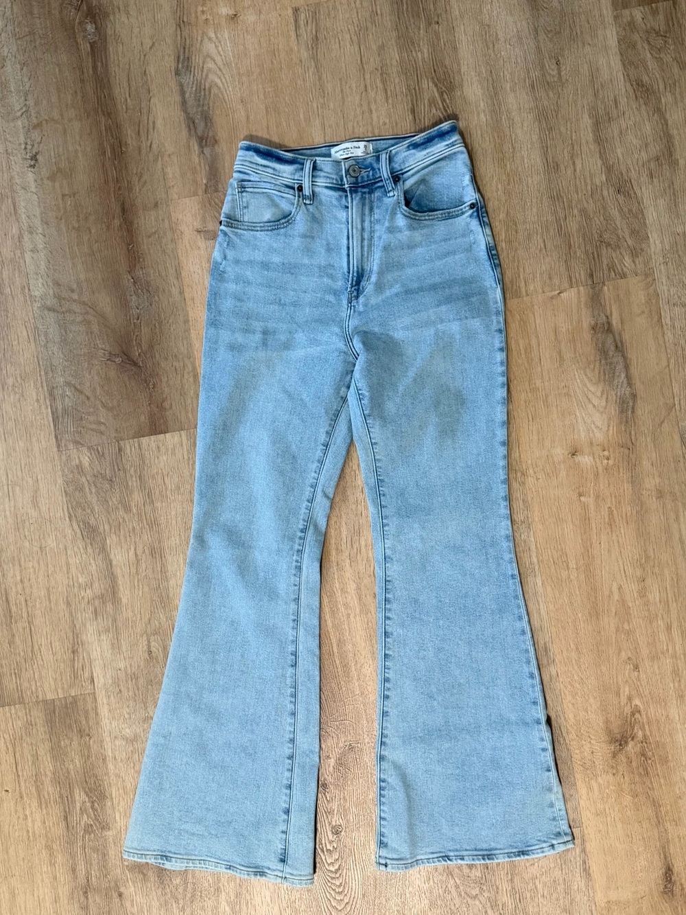 Abercrombie & Fitch ‘The Flare Ultra High Rise’